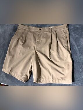Dockers Men's Khaki Flat Front Pleated golf Shorts